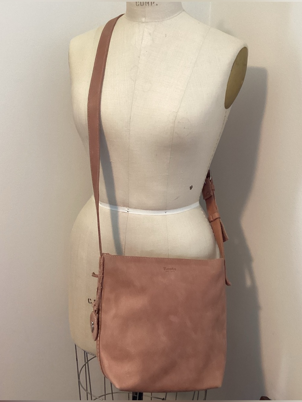 Roots Pink Leather Bucket Crossbody Bag - Picture 9 of 9